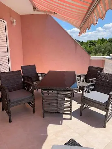 Mirni Kutak * شيبينيك